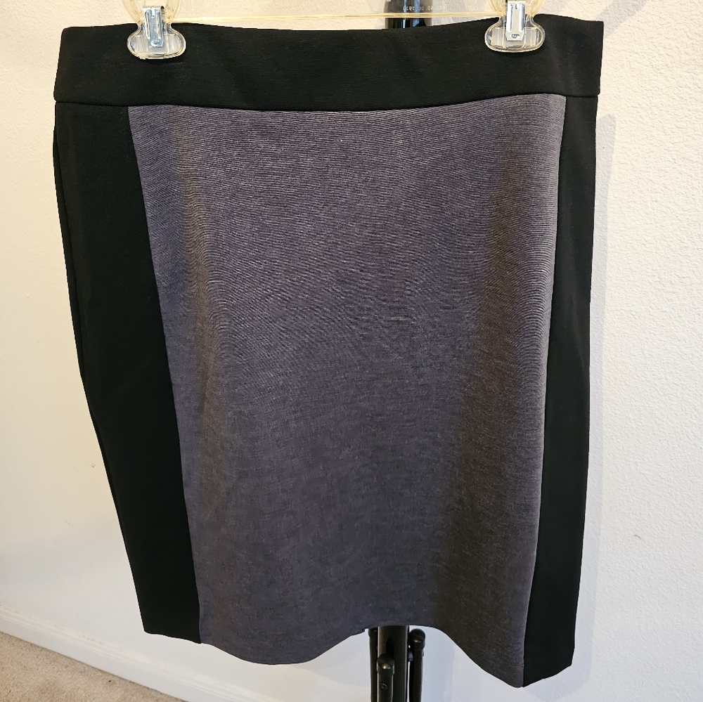 Two-tone skirt
